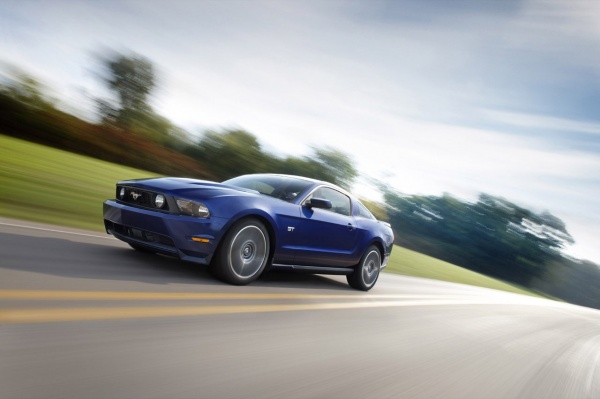 2010-Ford-Mustang-GT 2010 Ford Mustang GT 2011 Ford Mustang GT to get 412hp, 5.0 liter V8