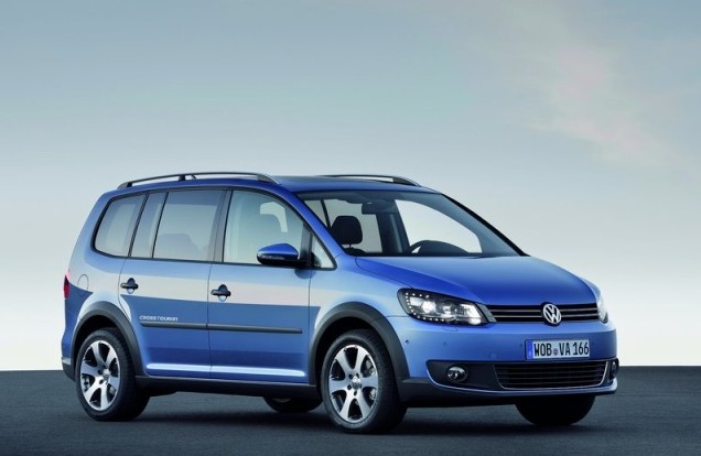 2011_Volkswagen_CrossTouran 2011_Volkswagen_CrossTouran