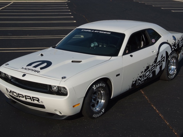 2011 Mopar Dodge Challenger 2011-Mopar-Dodge-Challenger