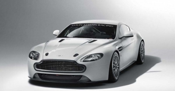  Aston Martin Vantage GT4 